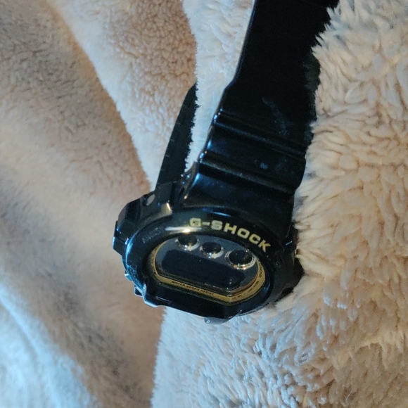 Watch - Picture 2 of 3